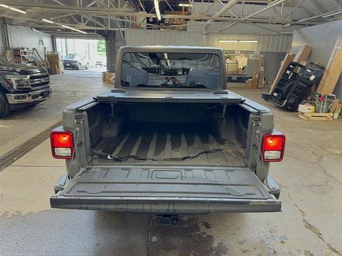 Used 2022 Jeep Gladiator Sport AWD/4WD image 12