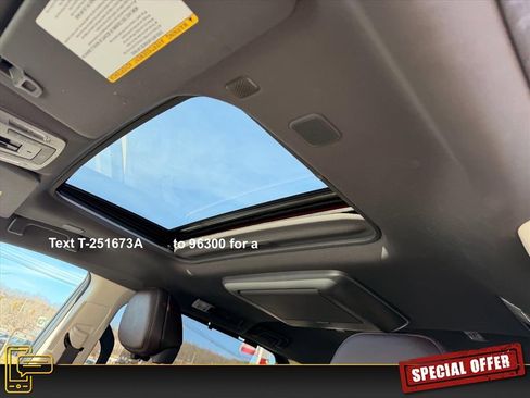 Used 2023 Toyota Sienna Platinum image 18