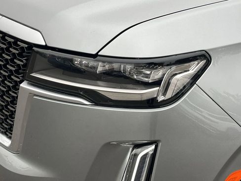 Used 2023 Cadillac Escalade Premium Luxury image 29