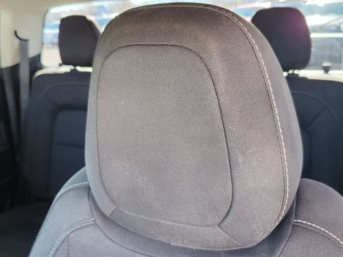 Used 2021 Chevrolet Colorado LT AWD/4WD image 6