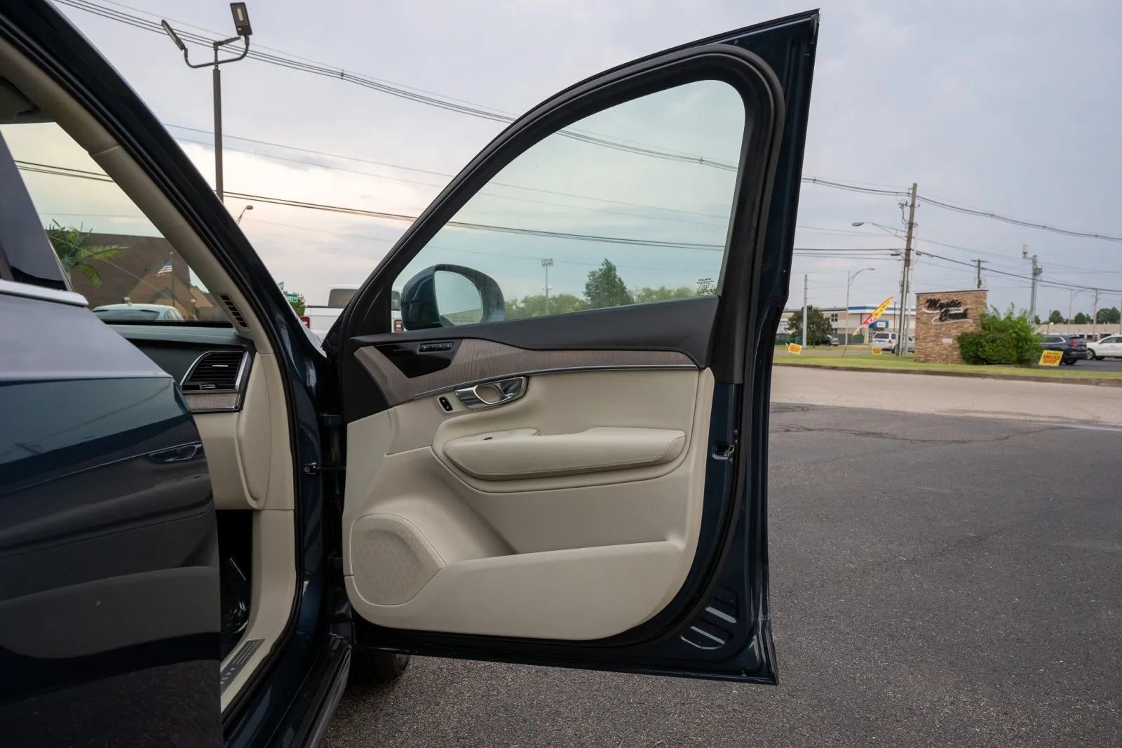 Used 2020 Volvo XC90 T6 Inscription AWD/4WD image 34