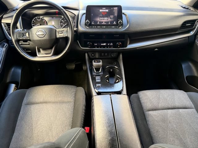 Used 2025 Nissan Rogue SV FWD image 11