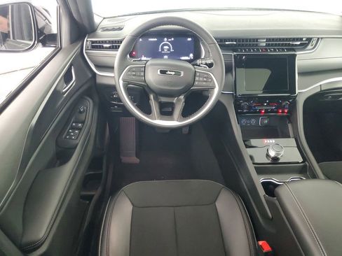 Used 2025 Jeep Grand Cherokee L Altitude image 14