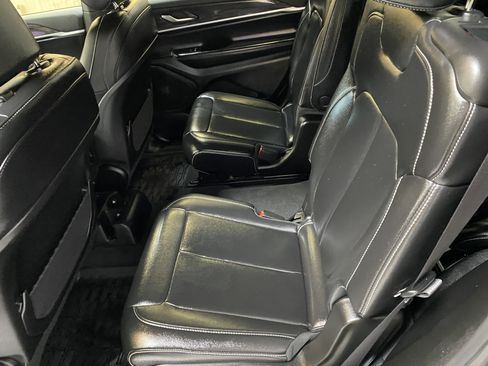 Used 2025 Jeep Grand Cherokee L Limited w/ Black Appearance Package image 24