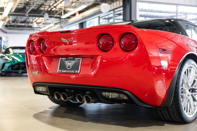 Used 2011 Chevrolet Corvette ZR1 w/ Preferred Equipment Group RWD image 18