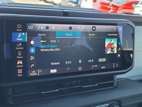 Certified 2025 Jeep Wrangler Unlimited Sahara w/ Safety Group AWD/4WD image 9