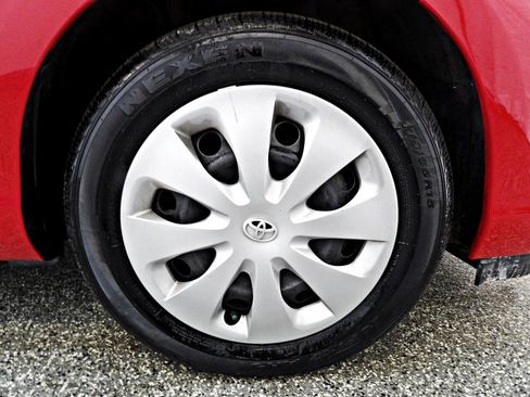 Used 2014 Toyota Prius C Two image 20