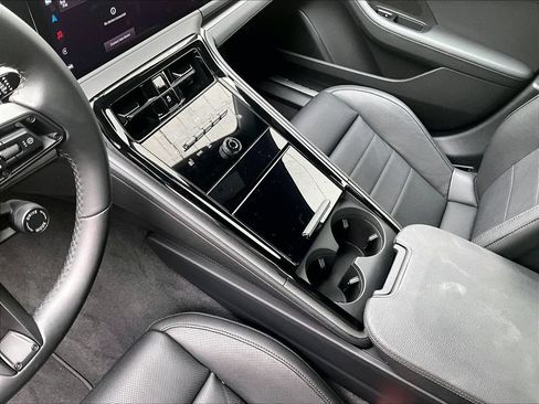 Certified 2025 Porsche Panamera 4 AWD/4WD image 19