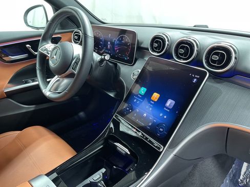 Used 2025 Mercedes-Benz C 300 4MATIC Sedan image 30