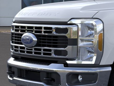 New 2026 Ford F250 XLT w/ FX4 Off-Road Package image 17