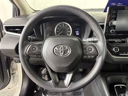 Used 2021 Toyota Corolla LE FWD image 14