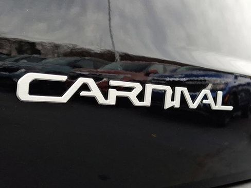 New 2026 Kia Carnival EX image 11