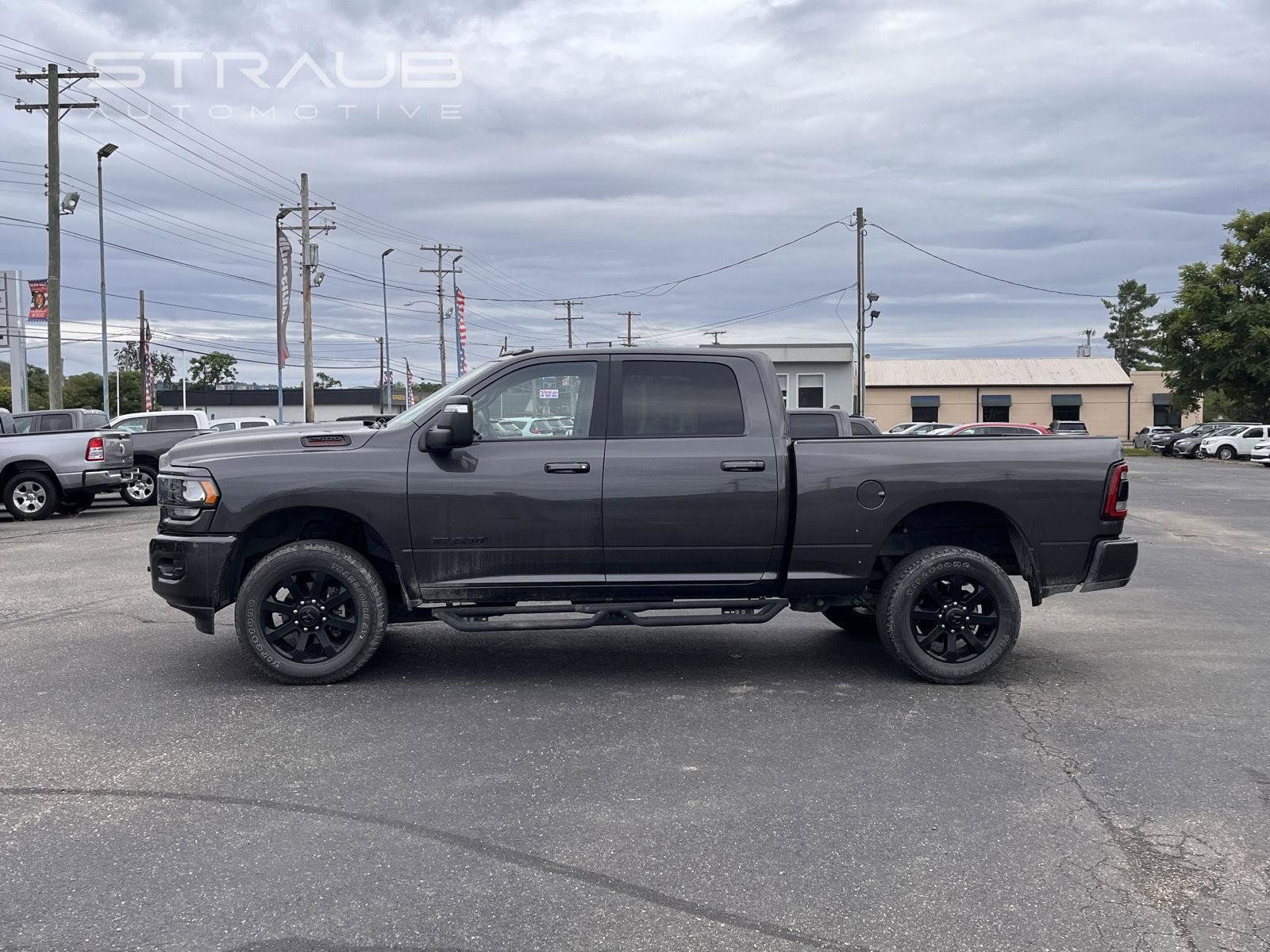 Used 2024 RAM 2500 Big Horn w/ Night Edition AWD/4WD image 3