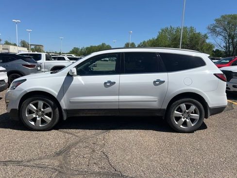 Used 2017 Chevrolet Traverse LT w/ Style and Technology Package AWD/4WD image 5