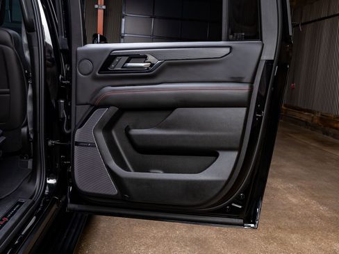 Used 2025 GMC Yukon XL AT4 Ultimate AWD/4WD image 42