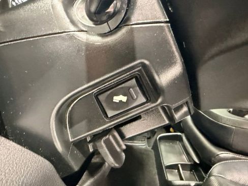 Used 2018 RAM 1500 Laramie w/ Convenience Group AWD/4WD image 46
