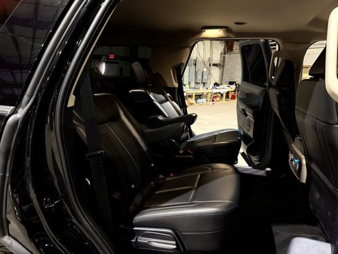 Used 2024 Ford Expedition XLT RWD image 23