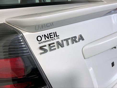 Used 2012 Nissan Sentra 2.0 SR w/ Special Edition Pkg FWD image 8