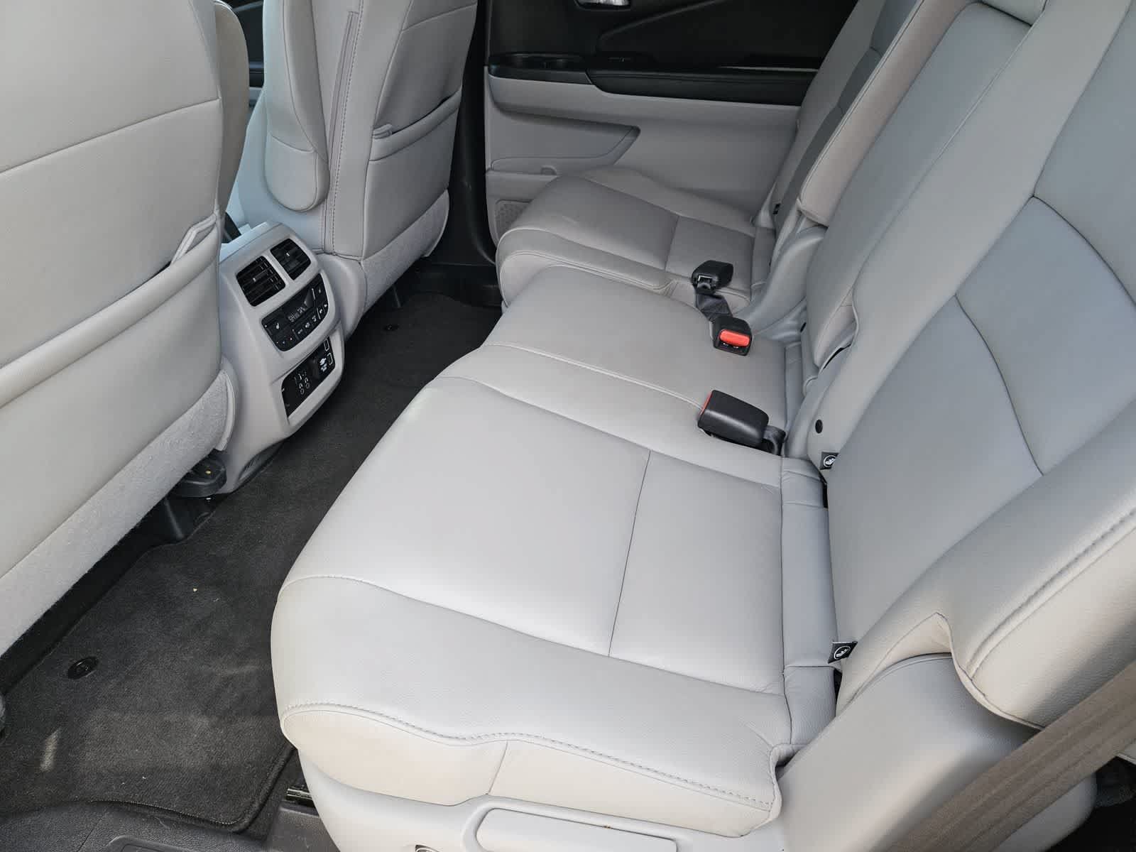 Used 2021 Honda Pilot Touring image 29