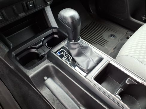 Used 2022 Toyota Tacoma SR image 22