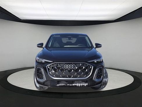 Certified 2025 Audi Q5 Premium Plus image 2