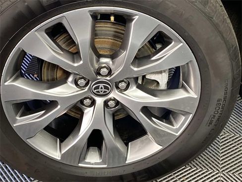 Used 2024 Toyota Grand Highlander Limited image 27