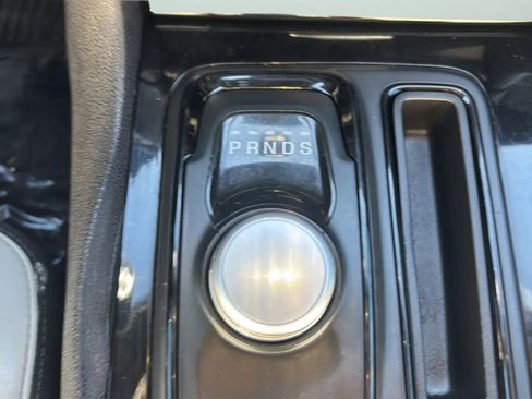 Used 2017 Chrysler 300 S RWD image 14