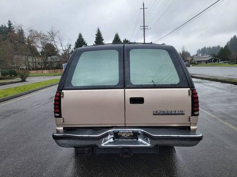 Used 1993 Chevrolet Suburban 2500 image 6