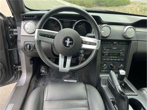Used 2006 Ford Mustang GT RWD image 11