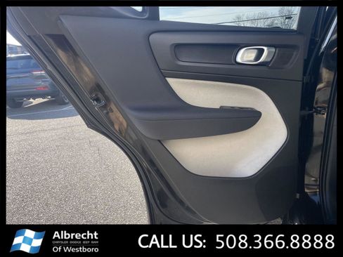 Used 2024 Volvo XC40 B5 Ultimate w/ Climate Package AWD/4WD image 14