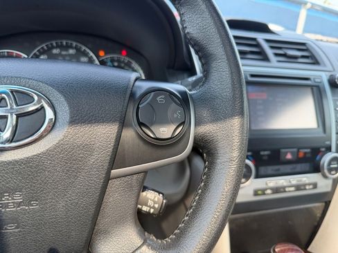 Used 2012 Toyota Camry XLE w/ Leather Pkg FWD image 16