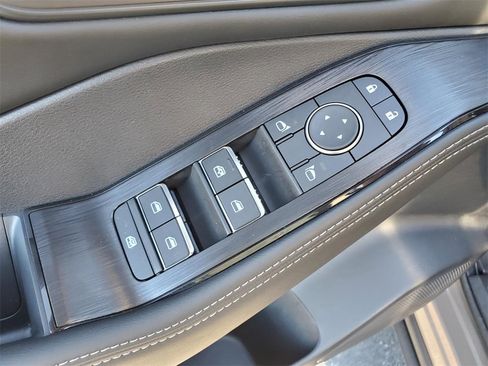 Certified 2025 Nissan Rogue SL w/ SL Premium Package image 21