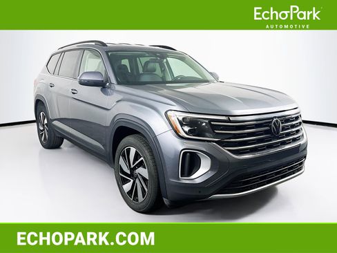 Used 2025 Volkswagen Atlas SE AWD/4WD image 1