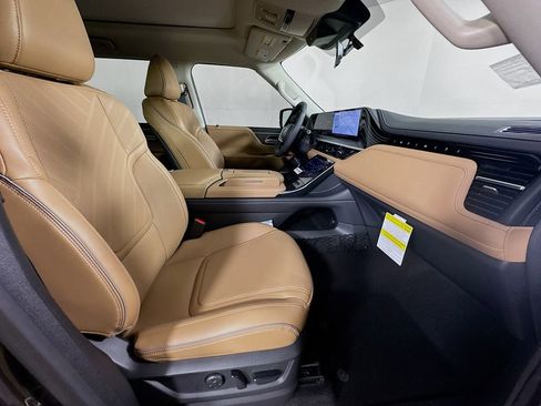 New 2026 INFINITI QX80 Luxe w/ Cargo Package image 38