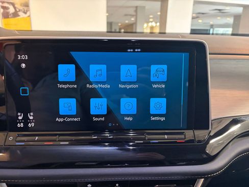 Used 2025 Volkswagen Atlas Cross Sport SE image 22