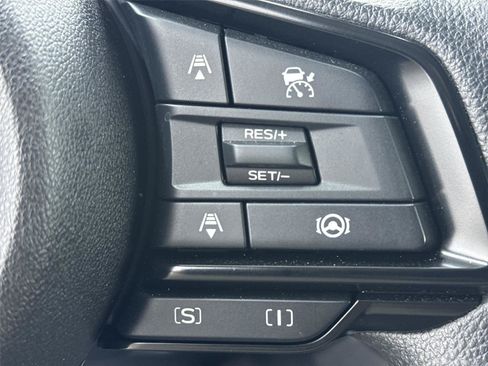 Used 2024 Subaru Crosstrek 2.0i Premium AWD/4WD image 17