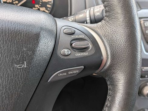 Used 2018 Nissan Pathfinder SL AWD/4WD image 24