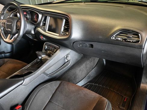 Used 2015 Dodge Challenger SRT Hellcat RWD image 10