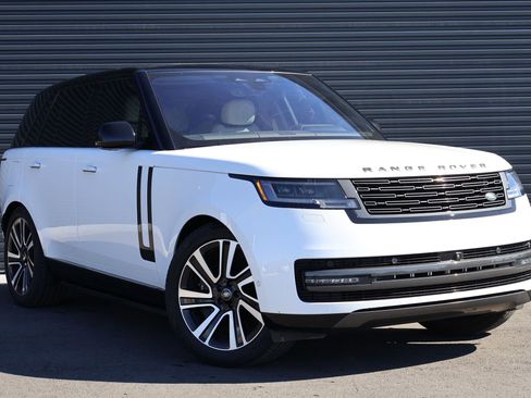 Used 2023 Land Rover Range Rover SE AWD/4WD image 3