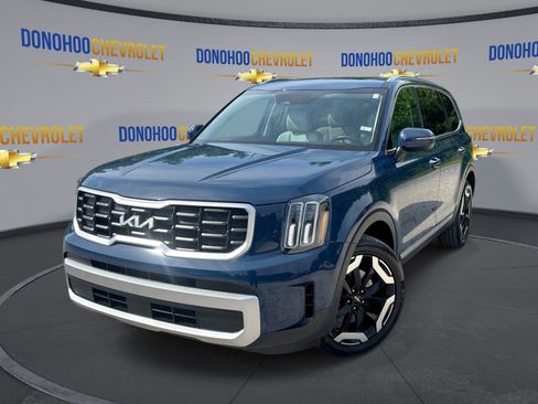 Used 2023 Kia Telluride S w/ S Sunroof Package FWD image 4