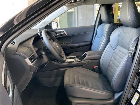 New 2026 Mitsubishi Outlander SE FWD image 9