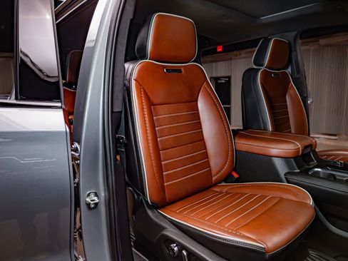 Used 2025 GMC Sierra 1500 Denali Ultimate image 30