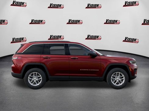 New 2025 Jeep Grand Cherokee Laredo w/ Luxury Tech Group I AWD/4WD image 21