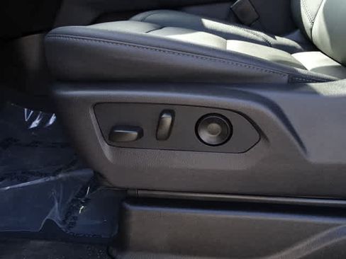 Used 2026 Chevrolet Tahoe LT w/ Comfort Package AWD/4WD image 18