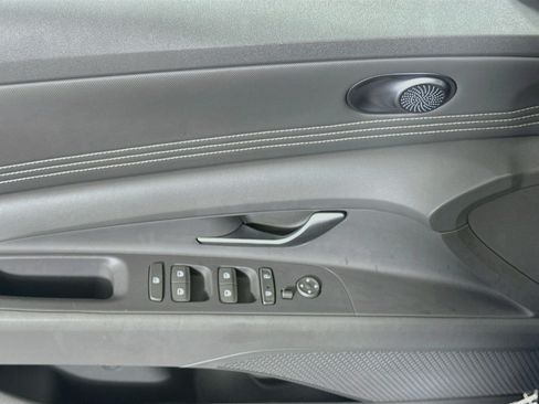 Used 2022 Hyundai Elantra SEL w/ Convenience Package FWD image 24