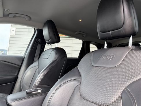 Used 2019 Jeep Cherokee Limited AWD/4WD image 20