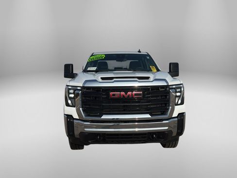 Used 2024 GMC Sierra 2500 Pro AWD/4WD image 3