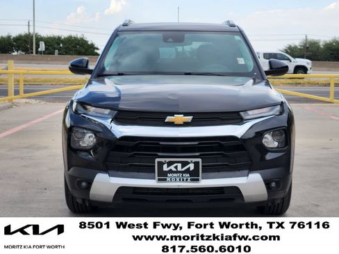 Used 2023 Chevrolet TrailBlazer LT FWD image 2
