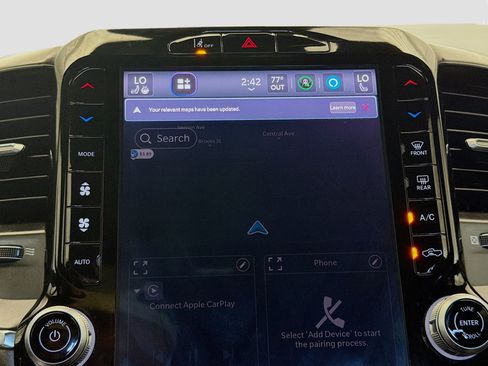 Used 2025 RAM 1500 Laramie image 10