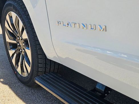 New 2025 Ford Expedition Max Platinum w/ Driver's Package image 5